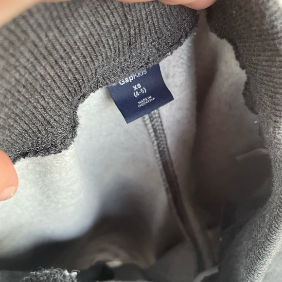 Little Boy’s Gap Kids Gray Sweatpants Size XS 4-5 - Picture 10 of 11